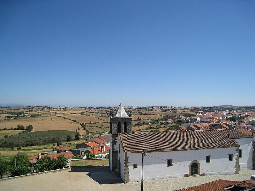 Anju-Pardal Villa Mogadouro  Luaran gambar