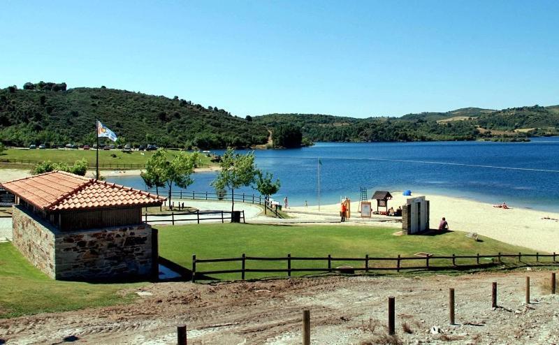 Anju-Pardal Villa Mogadouro  Luaran gambar